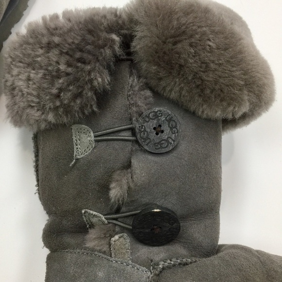 Uggs Bailey Button Triplet Boots in Grey Size 5 - Picture 11 of 15